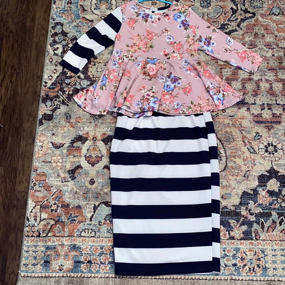 Beautiful bright outfit!!